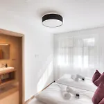 Alpenstolz Haus 4 - Stilvoll Urlauben In Den Bergen Apartment Damuels
