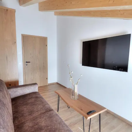 Alpenstolz Haus 4 - Stilvoll Urlauben In Den Bergen Appartamento *