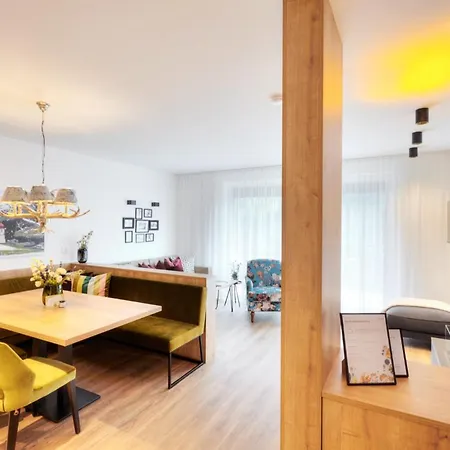 Alpenstolz Haus 4 - Stilvoll Urlauben In Den Bergen Apartamento *