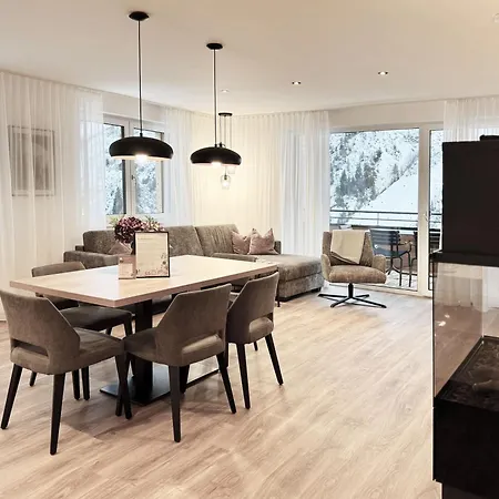 Alpenstolz Haus 4 - Stilvoll Urlauben In Den Bergen Apartamento *