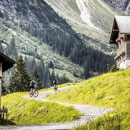 Alpenstolz Haus 4 - Stilvoll Urlauben In Den Bergen Appartement